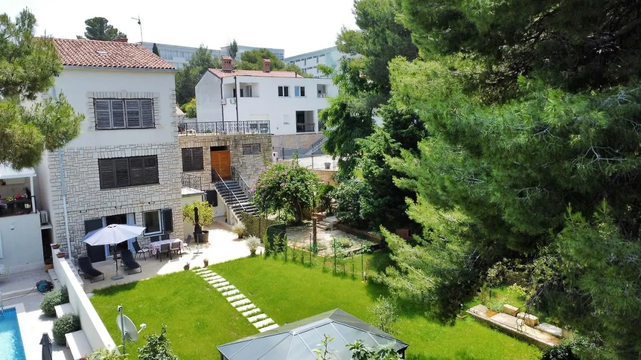 Apartment Ursula Pula